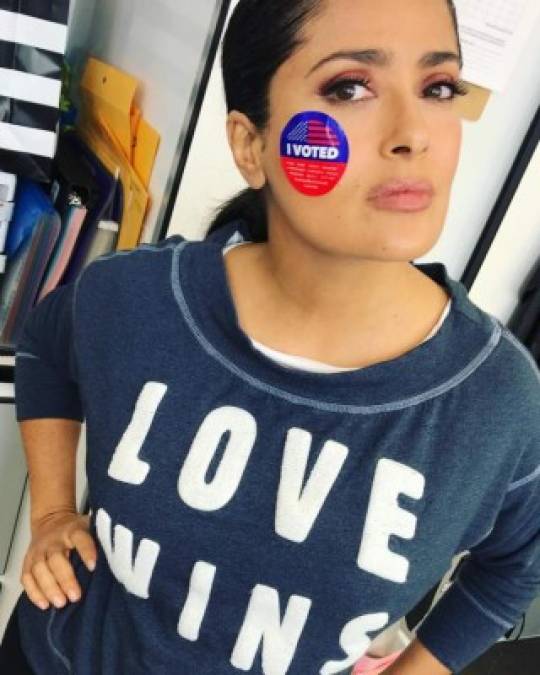 Salma Hayek. <br/>'Nada cuenta más que tu voto. No hay tiempo más importante que ahora. ¡Última oportunidad! Ve a votar!', dijo la actriz mexicana en su Instagram.