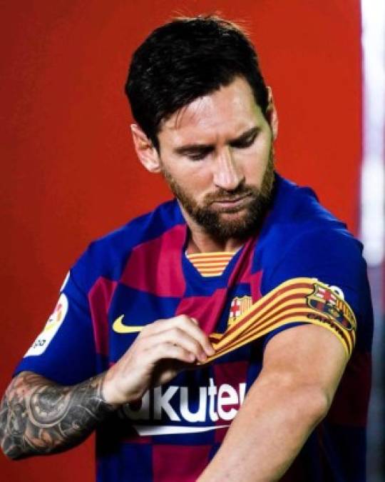 La gran ausencia en el debut del Barcelona es Lionel Messi, quien se quedó fuera de la convocatoria para el partido ante Athletic de Bilbao debido a una lesión en el sóleo y sigue con su recuperación.