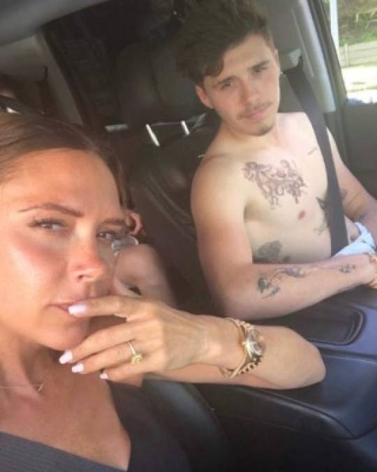 Victoria y su hijo Brooklyn Beckham disfrutaron de las pequeñas vacaciones.<br/><br/><br/>