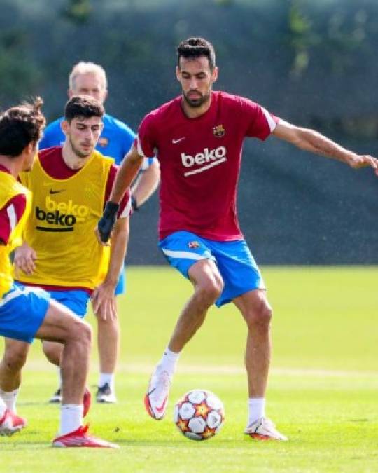 Sergio Busquets: Estará en el centro del campo del Barcelona. Foto Facebook FC Barcelona.