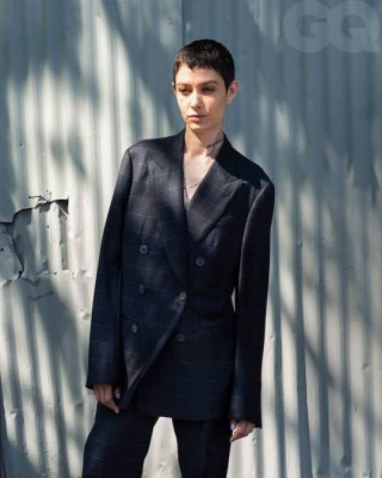 Asia Kate Dillon<br/>Saltó a la fama interpretando a Taylor Mason en la serie Billions. De esta manera, marcó un precedente en la televisión estadounidense, ya que fue la primera persona no binaria en interpretar un personaje no binario.