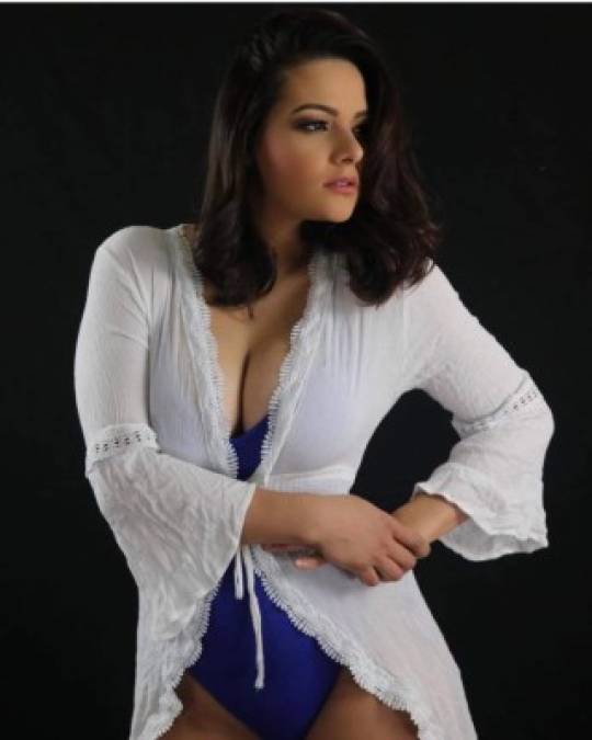 13. Nathalia Casco: 305 mil seguidores <br/><br/>La exbailarina se ha ganado no solo de los hondureños sino que también de los latinos por su participación en Nuestra Belleza Latina. <br/>