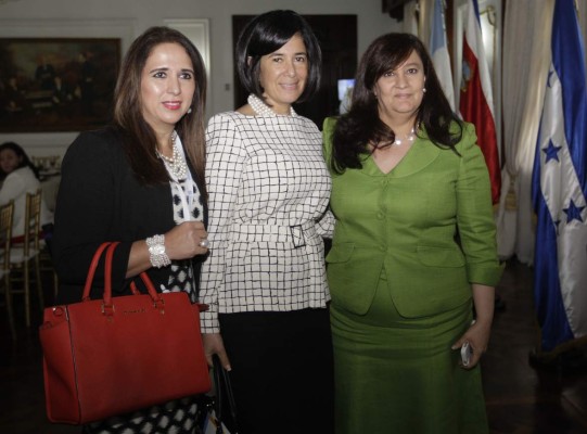 María José Amaya, Miriam Guzmán y Julia García.