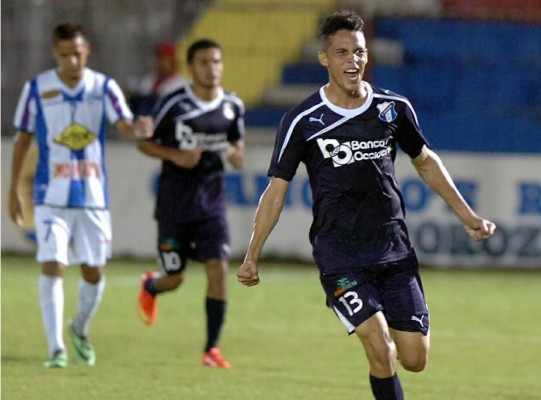 El Honduras Progreso se impone al Victoria y se sube a la cima del torneo