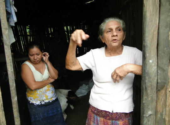 Claman justicia por crimen de quinceañera hondureña