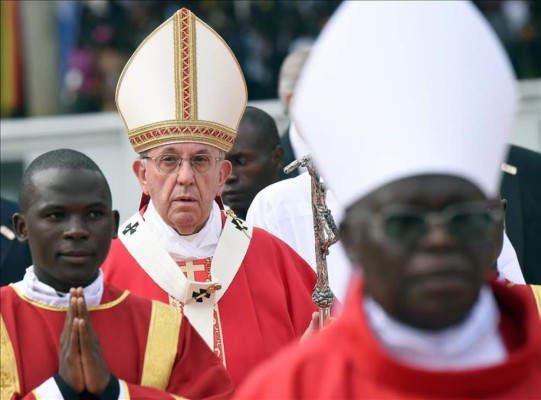 En Uganda, el Papa celebra a los mártires y el ecumenismo  