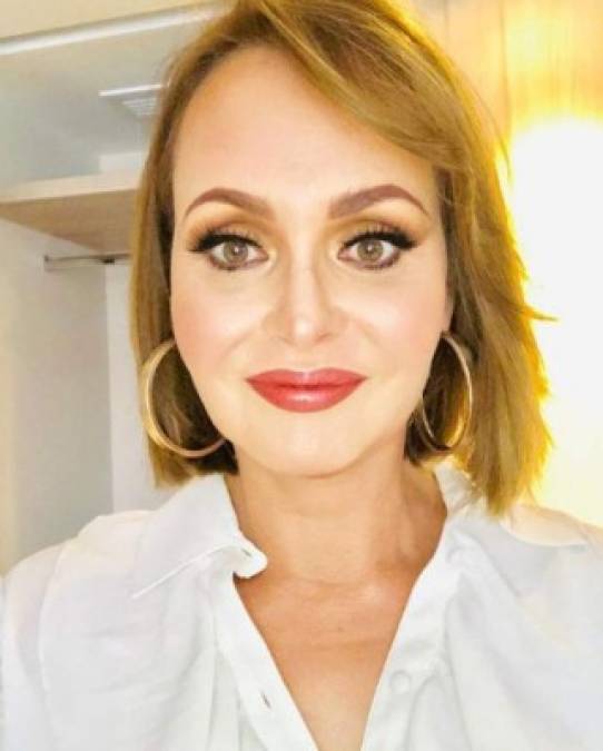 En su cuenta de Instagram (gabyspanictv) Gabriela cuenta con más de un millón de seguidores. Ella ama interactuar con sus fanáticos y ponerlos al día de sus movimientos y viajes.