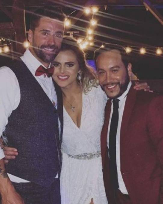 Este es el segundo matrimonio para Matías Novoa de 39 años, quien estuvo casado con la cantante chilena Daniela Castillo.