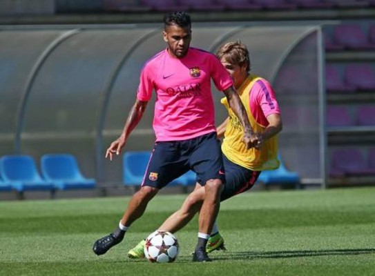 Dani Alves y Thomas Vermaelen se entrenan sin el alta médica