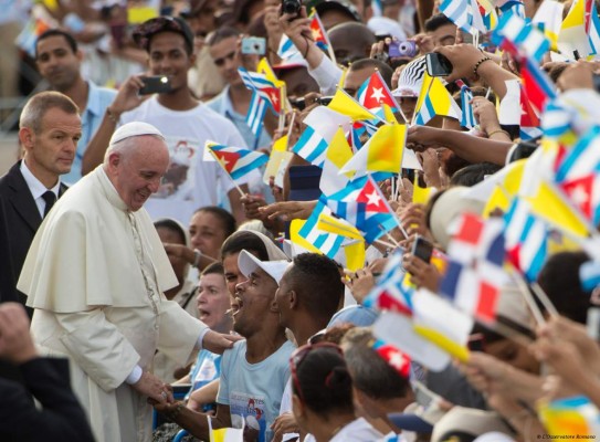 El papa Francisco oficia multitudinaria misa en Holguín