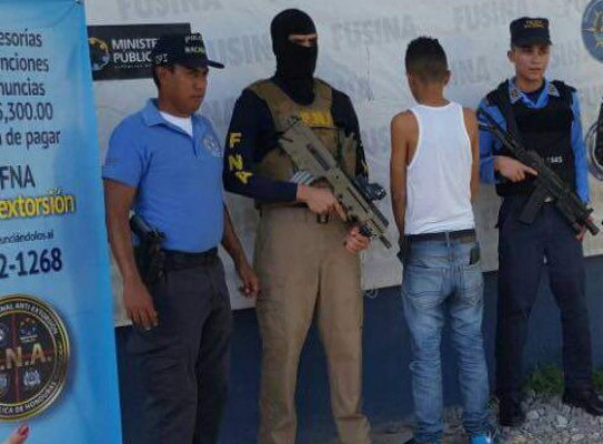 Capturan a menor durante patrullaje en La Ceiba