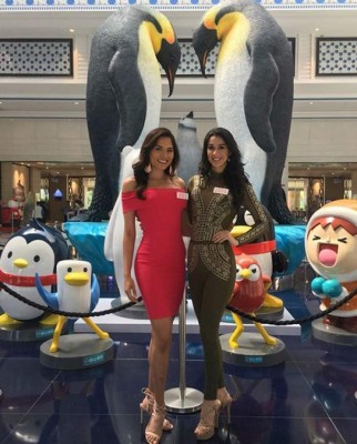 Celia Monterrosa junto a Andrea Meza, Miss México, quien quedó como primera finalista en Miss Mundo 2017.