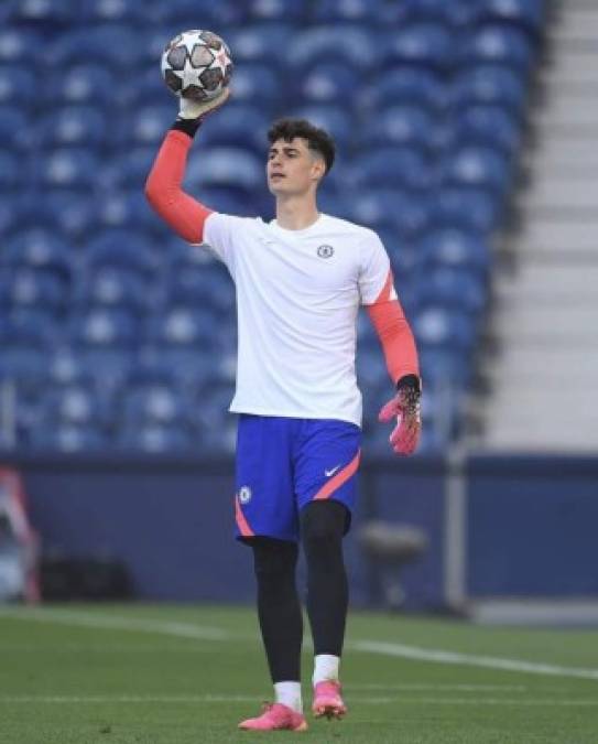 El portero español Kepa Arrizabalaga podría dejar al Chelsea y recalar en el Lazio de Italia. El club italiano, según ciertas informaciones procedentes del propio Calcio, pretende llegar a un acuerdo con el Chelsea para lograr la cesión del guardameta vizcaíno a cambio de pagar la mitad de su ficha. Foto Twitter Kepa Arrizabalaga.