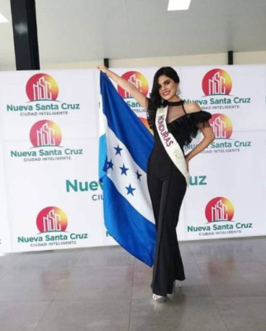 Villafranca se robó el corazón de todos los catrachos en 2017 tras ser considerada la palillona más bella de Honduras, y ahora está portando con orgullo la bandera cinco estrellas en el extranjero.