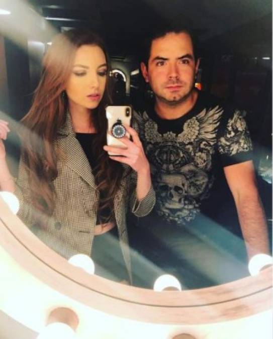La youtuber mexicana Lucía Camargo contó que tuvo una relación sentimental con Bárbara y aseguró que José Eduardo es bisexual o es gay.