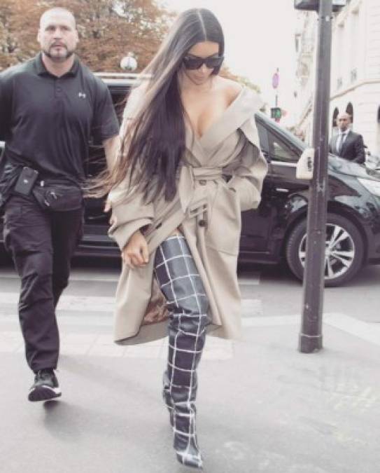 El guardaespaldas de la estrella no se encontraban en ese momento en la residencia porque había acompañado a una de las hermanas Kardashian a una discoteca. <br/>