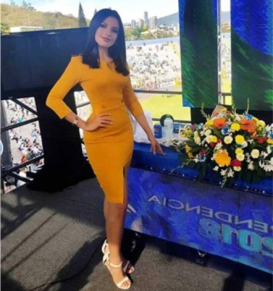 Gabriela Ordóñez - Presentadora de Canal 11.