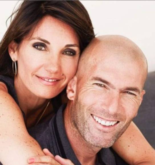 'Detrás de todo gran hombre hay una gran mujer'. Véronique Zidane es la esposa del exfutbolista y se ha convertido en la influyente voz en la vida de Zizou.