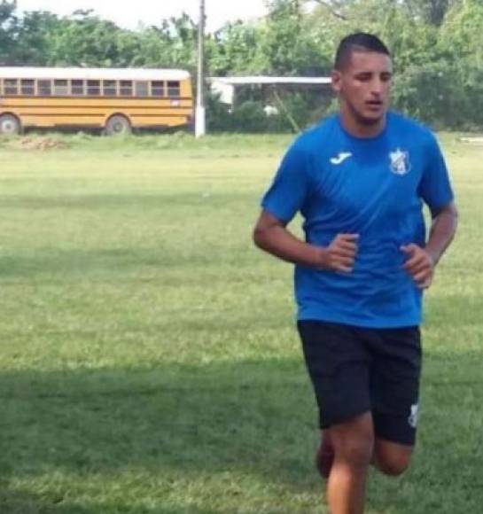 César Oseguera: El defensor hondureño estuvo entrenando con el Honduras Progreso, pero finalmente decidió irse a jugar con el Platense.