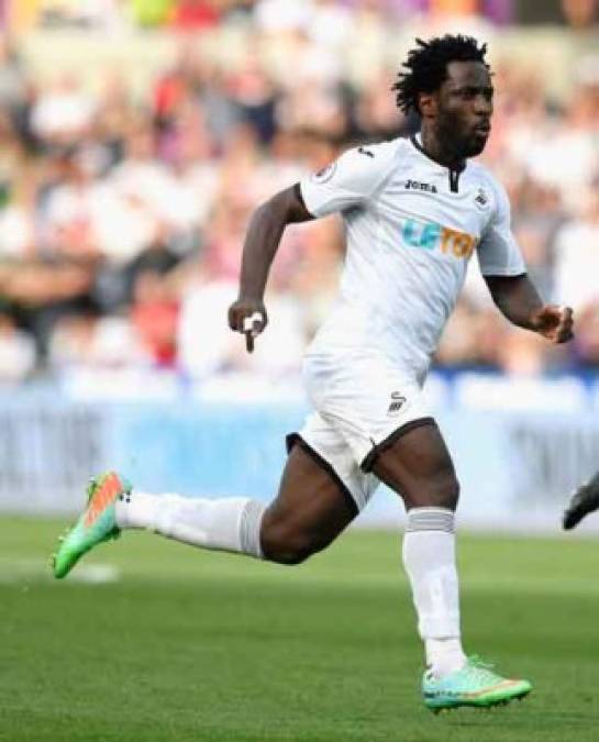 Wilfried Bony: Delantero marfileño de 30 años de edad, es otro de los que está sin equipo.Ha jugado en clubes como Manchester City, Swansea, Stoke City etc.