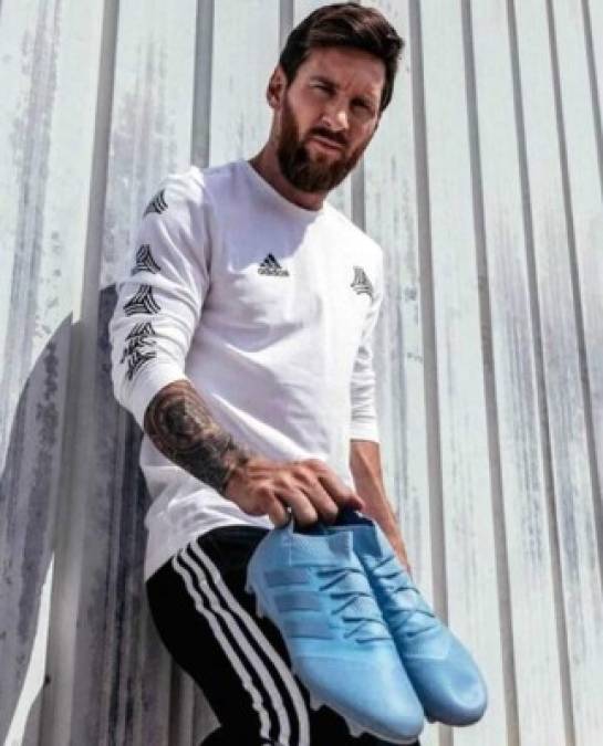 Con el correr de su carrera, Lionel Messi, además de transformarse en uno de los futbolistas más importantes de la historia de este deporte, también se convirtió en un ícono de la moda a raíz de su influencia dentro del campo de juego y en las redes sociales.