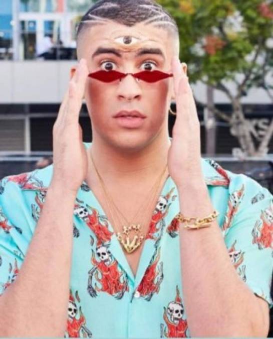 Bad Bunny no solamente pretendía llamar la atención de todos los espectadores de los AMAs sino que ese tercer ojo tenía un sentido más que espiritual.<br/><br/>Llevar consigo un tercer ojo es un concepto verdaderamente místico y, a su vez, está cargado de esoterismo. <br/><br/>Por si fuera poco, hace referencia a un ojo que proporciona una percepción y visión que va mucho más allá de lo evidente. Un significado verdaderamente espectacular.