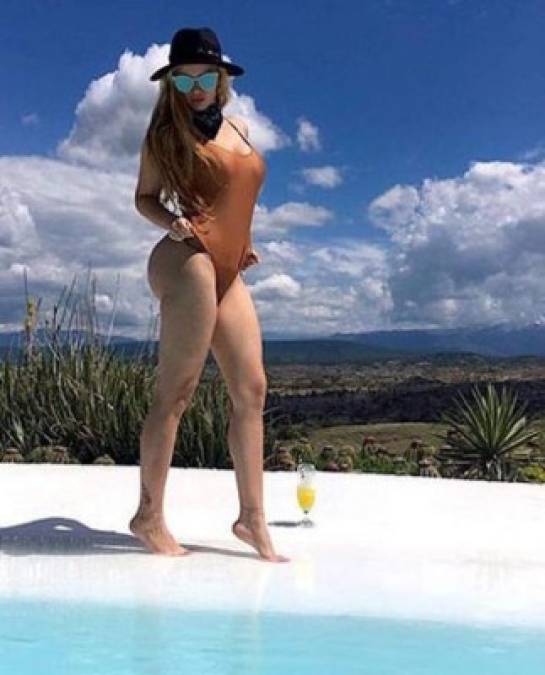Además de ser la esposa de Armani, en Colombia, Daniela se ha dado a conocer debido a las sensuales publicaciones en las redes sociales .