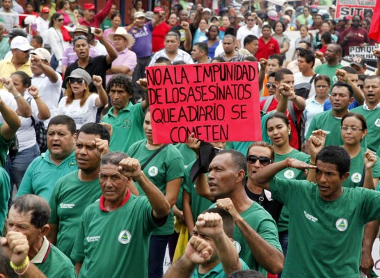 Altas temperaturas obligan a trabajadores a marchar más temprano el primero de mayo