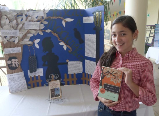 Estudiantes muestran su pasión por la literatura