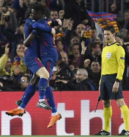 Messi y Dembélé se dieron un tremendo abrazo tras el gol del joven francés.