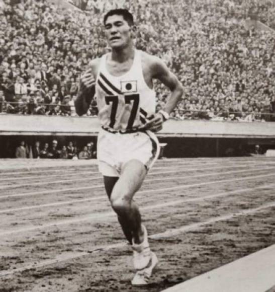 Kokichi Tsuburaya. En los Juegos Olímpicos de Tokio 1964, el atleta japonés obtuvo la medalla de bronce. Cuatro años más tarde, más precisamente en enero de 1968, acabó con su vida al cortarse la arteria carótida. En su nota de suicidio, escribió: 'Estoy demasiado cansado para seguir corriendo'.