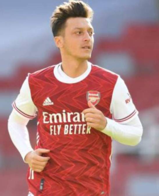 Según informa The Guardian, el Arsenal no está dispuesto a ponerle las cosas fáciles a Mesut Özil para que abandone el club como cedido este mercado de invierno. El equipo londinense no está dispuesto a pagar ni una parte de los 390.000 euros semanales que gana el alemán si se marcha a otro equipo antes del 30 de junio, cuando queda libre.<br/>