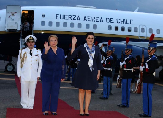 Michelle Bachelet y JOH priorizarán relación comercial en reunión bilateral