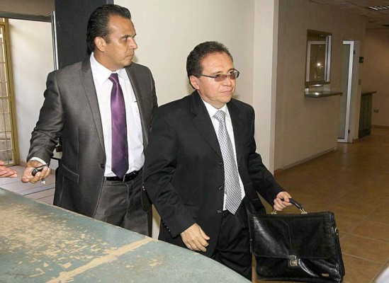 Suspenden audiencia contra Enrique Flores Lanza