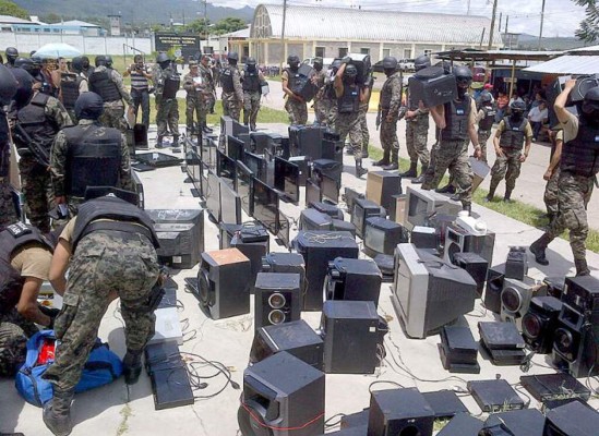 Hasta plantas de marihuana decomisan en cárcel de Honduras