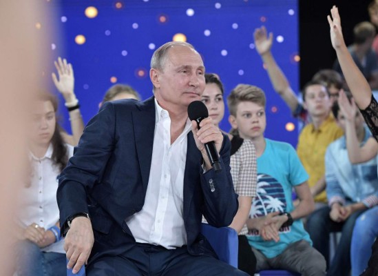 Putin se define como una 'persona corriente' a quién le gusta leer y escuchar a Mozart