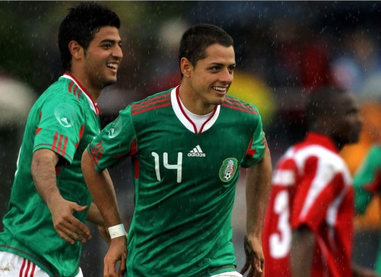 'Chicharito' y Vela, convocados por México para la Copa Oro