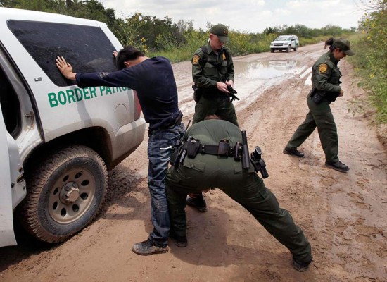 Texas desplegará mil soldados en la frontera por niños migrantes