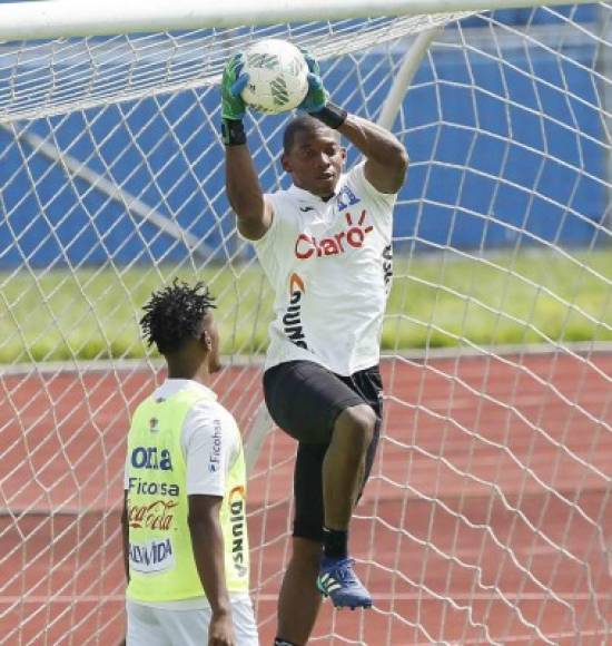 Luis 'Buba' López: Todo indica que será el portero titular de Honduras.