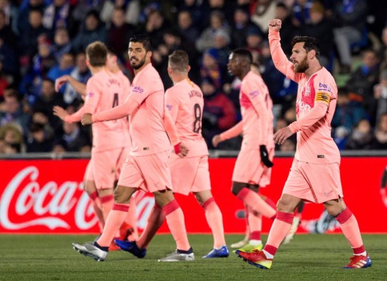 Messi guía triunfo del Barcelona ante Getafe y se afianza en la cima