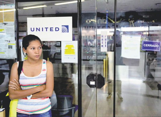 Las aerolíneas restringen las ventas de pasajes en Venezuela