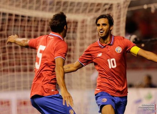 Costa Rica fulminó a Uruguay con gol de Bryan Ruiz