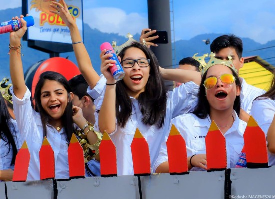 Entrada de la clase 2017 del Liceo Bilingüe Centroamericano