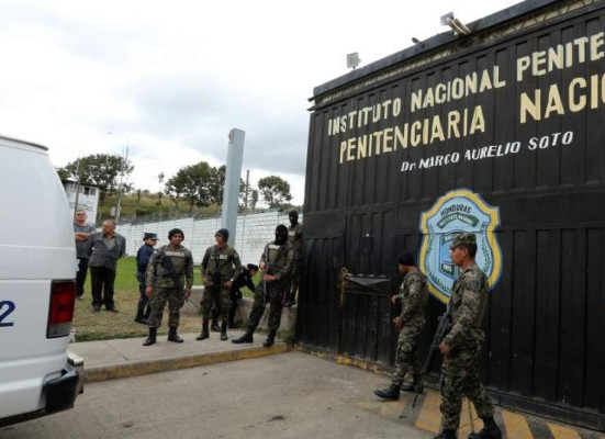 Decomisan drogas, celulares, armas blancas y USB en Támara