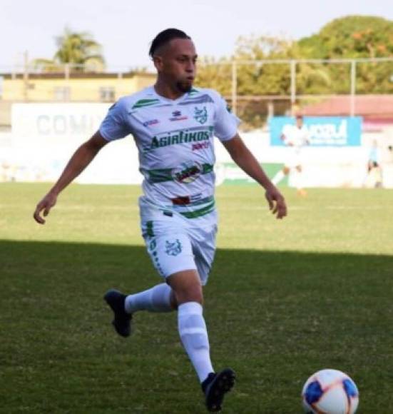 Ilce Barahona: El mediocampista hondureño es nuevo jugador del Real España, llega procedente del Platense de Puerto Cortés.