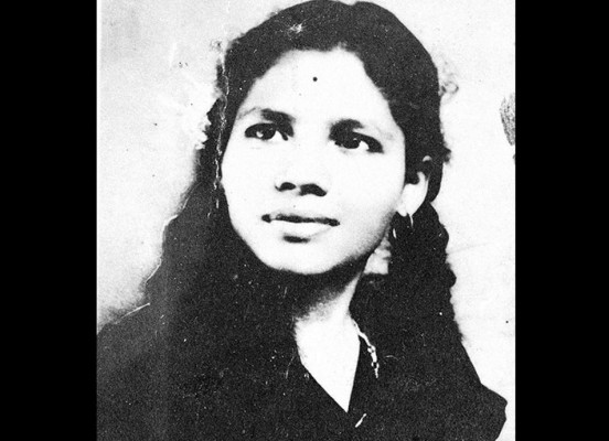 Mujer violada en India en 1973 muere tras 42 años en coma