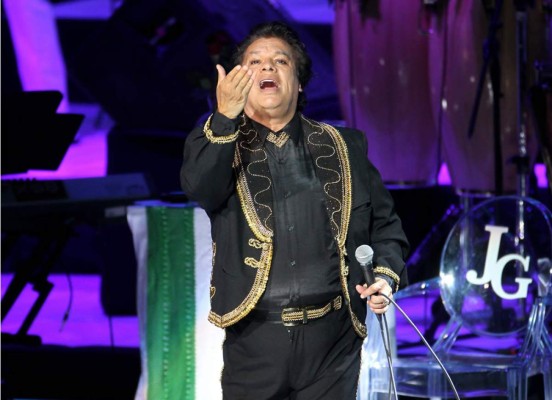 Familiares de Juan Gabriel callan sobre el estado de salud del cantante