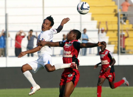 Olimpia se queda con el liderato y manda a Deportes Savio a segunda