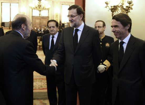 Miles de españoles rinden homenaje y se despiden de artífice de la democracia