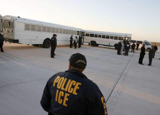 Deportados esperan el Año Nuevo en México sin esperanzas de regresar a EUA